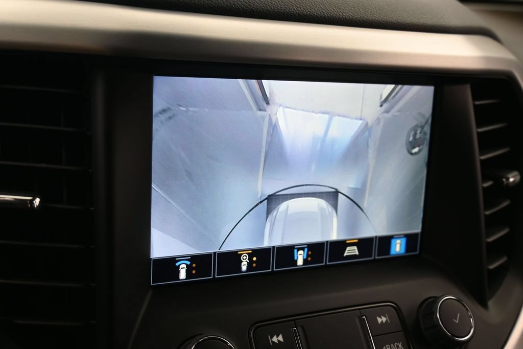 Used 2023 GMC Acadia SLT w/ Technology Package FWD image 22