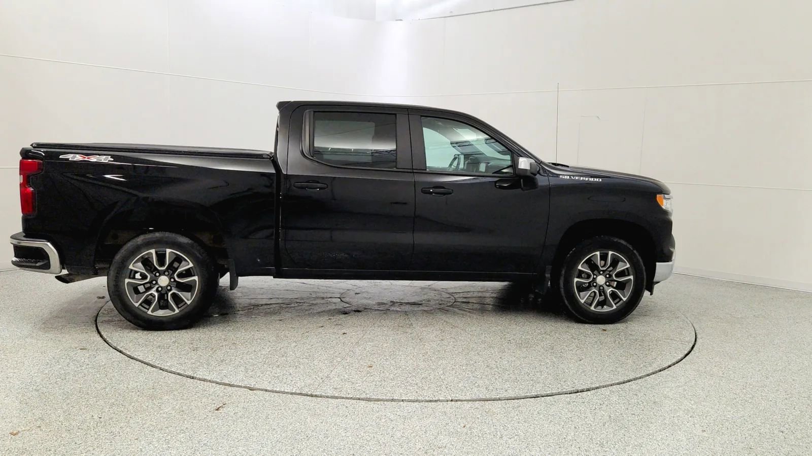 Used 2022 Chevrolet Silverado 1500 LT image 8