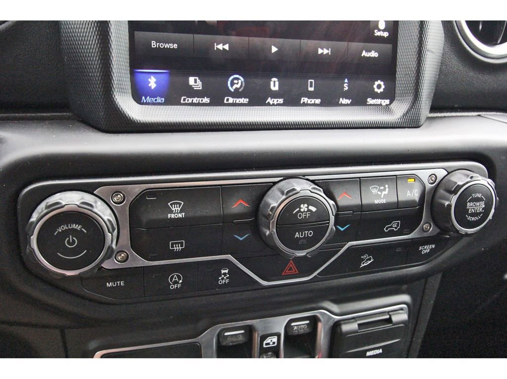 Used 2019 Jeep Wrangler Unlimited Sahara AWD/4WD image 22
