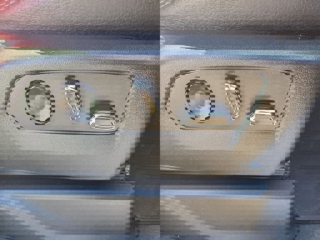 Used 2022 GMC Yukon Denali w/ Denali Ultimate Package image 15