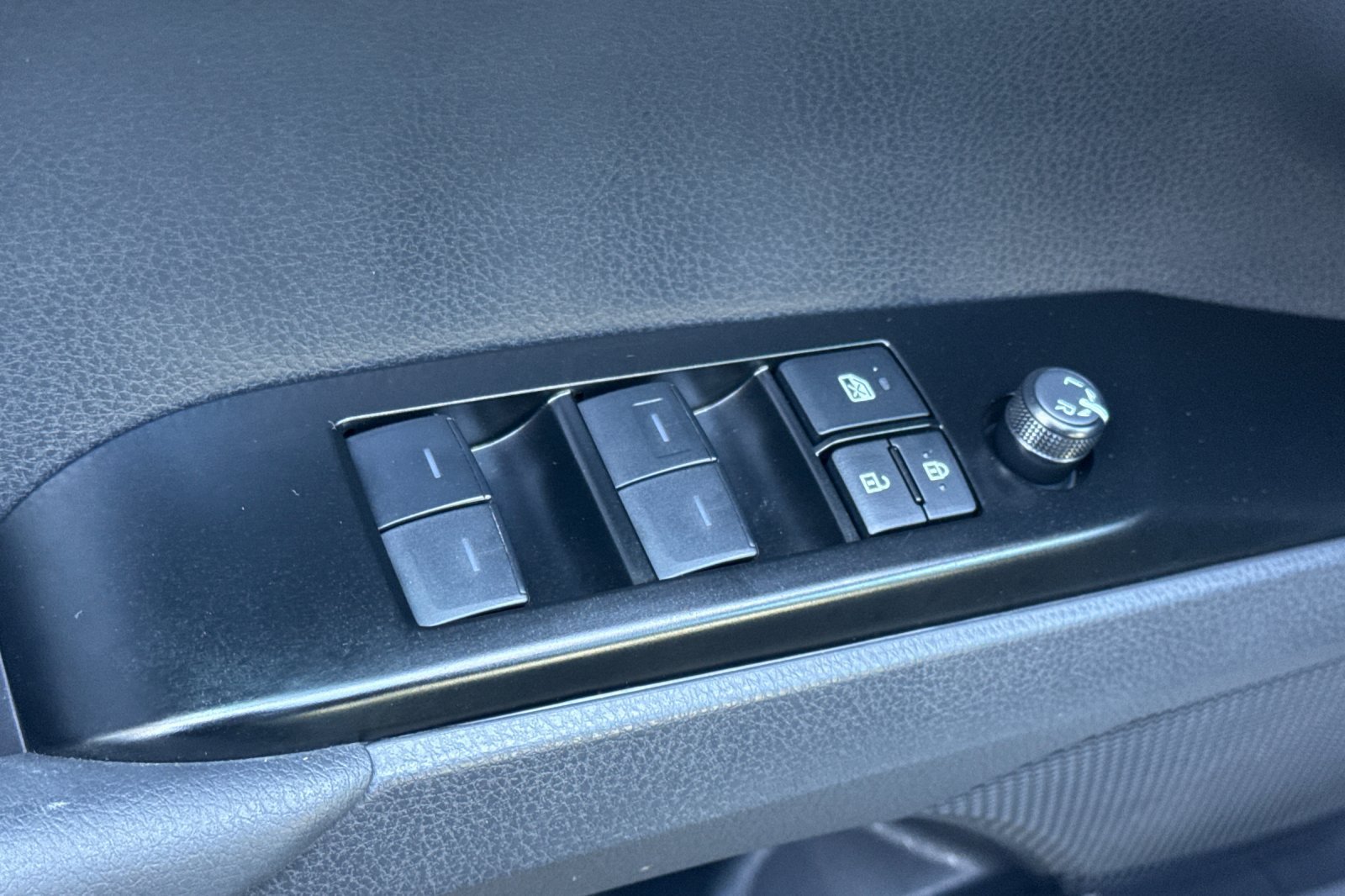 Used 2026 Toyota Camry SE w/ Convenience Package FWD image 15