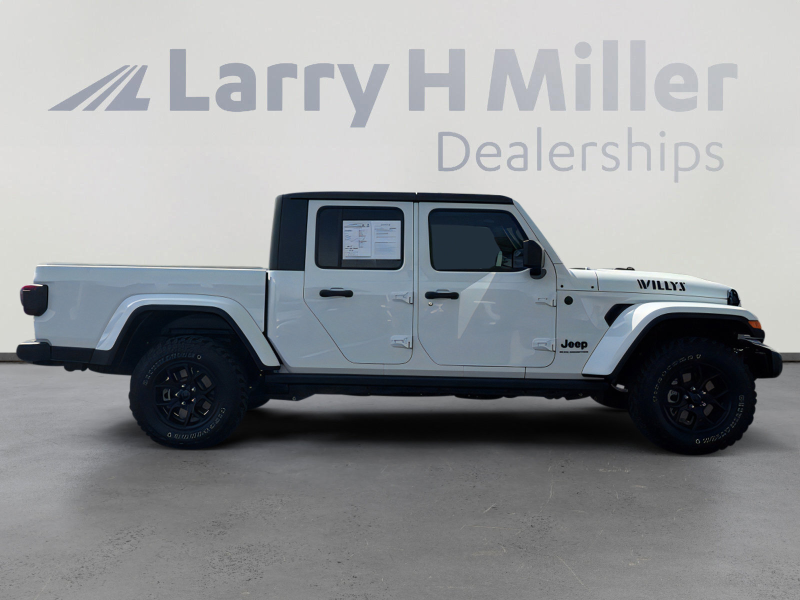 Used 2025 Jeep Gladiator Willys image 6