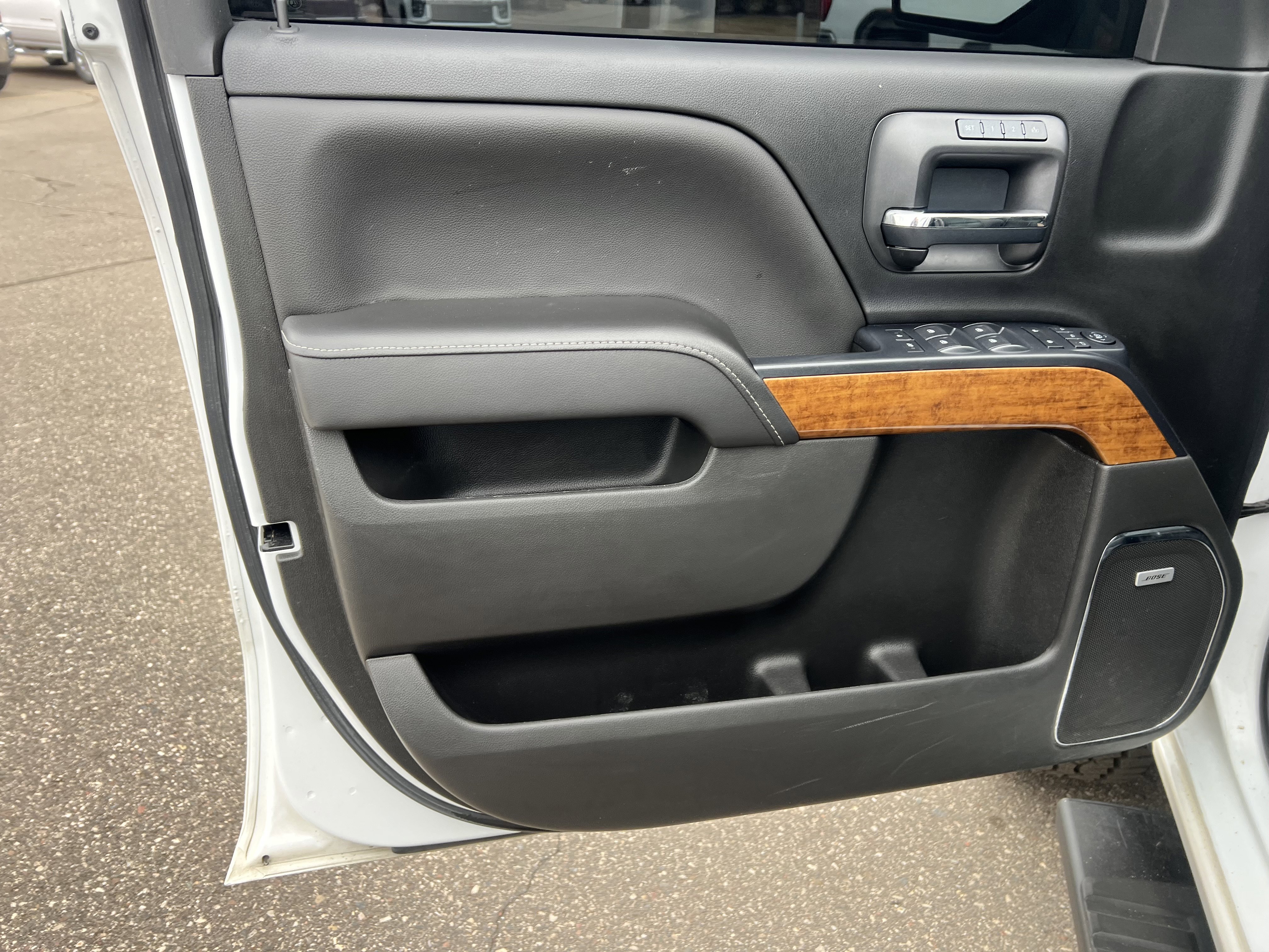 Used 2017 Chevrolet Silverado 1500 High Country image 14