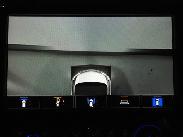Used 2021 Chevrolet Bolt Premier w/ Infotainment Package FWD image 29
