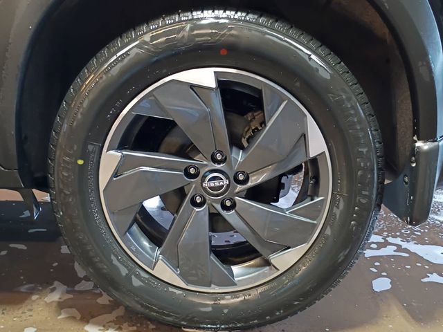 Used 2025 Nissan Rogue SV AWD/4WD image 10