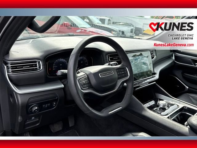 Used 2024 Jeep Wagoneer Series II AWD/4WD image 27