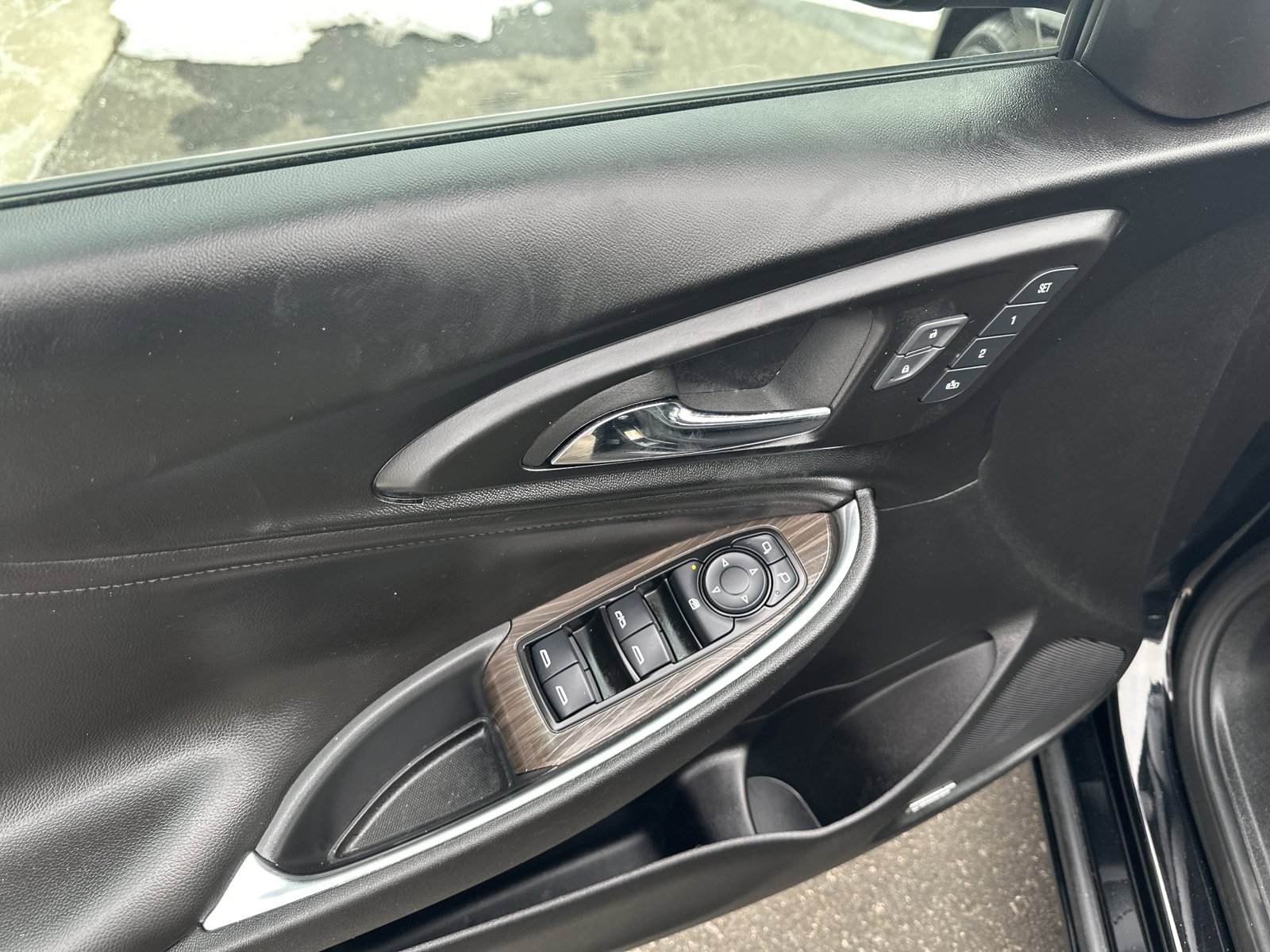 Used 2024 Chevrolet Malibu LT image 9