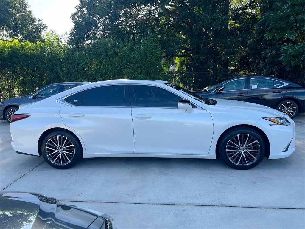 Certified 2022 Lexus ES 350 w/ Premium Package image 8