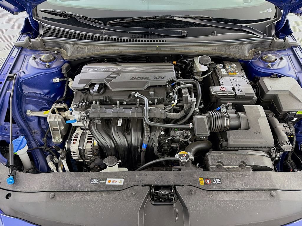 Used 2025 Hyundai Elantra SE FWD image 28