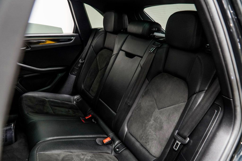Used 2019 Porsche Macan Base image 40