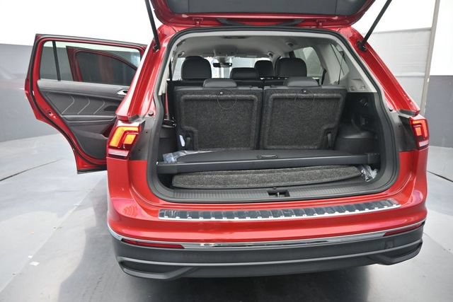 Used 2023 Volkswagen Tiguan SE FWD image 8