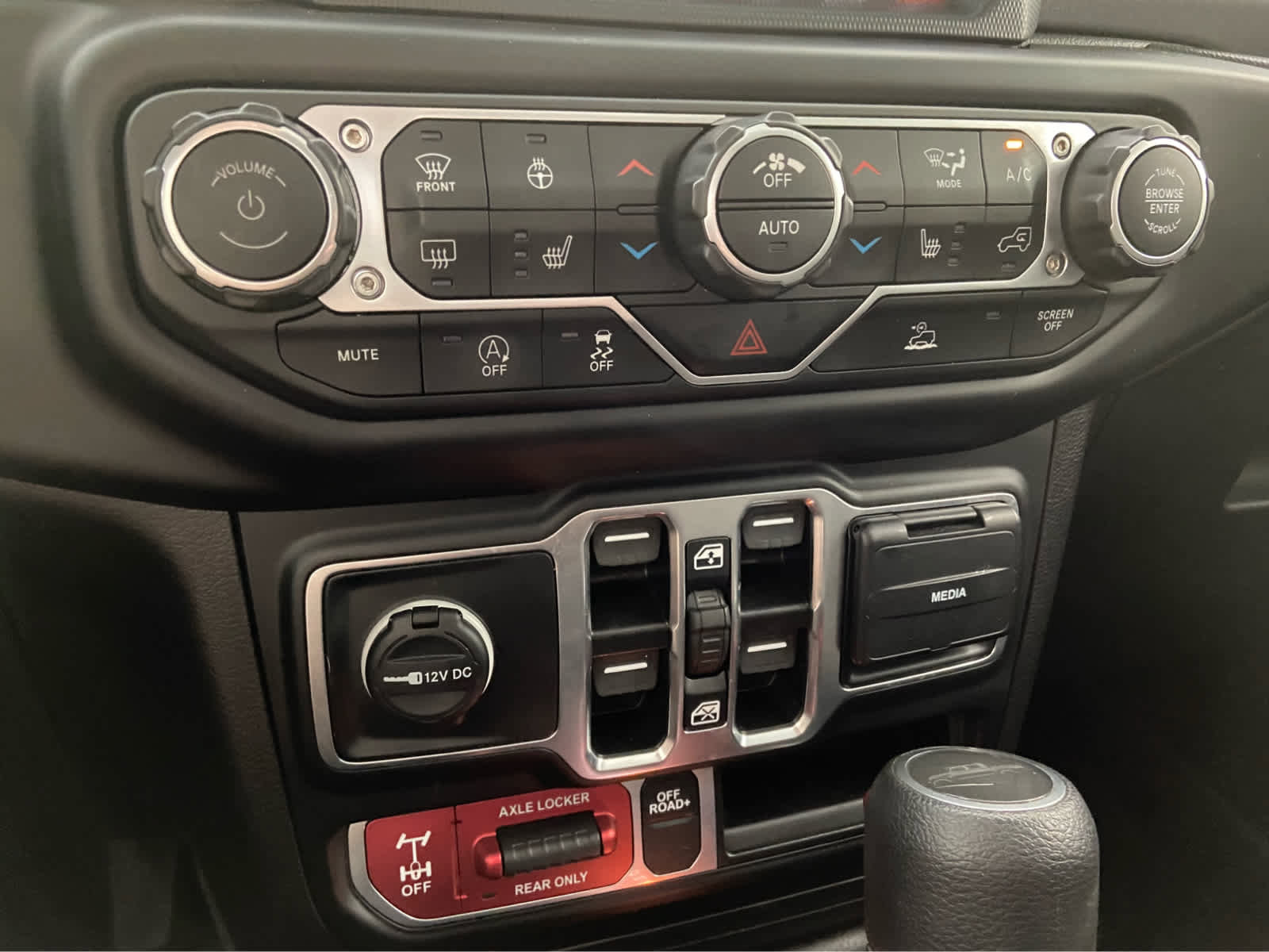 Used 2023 Jeep Gladiator Mojave w/ Cold Weather Group image 36