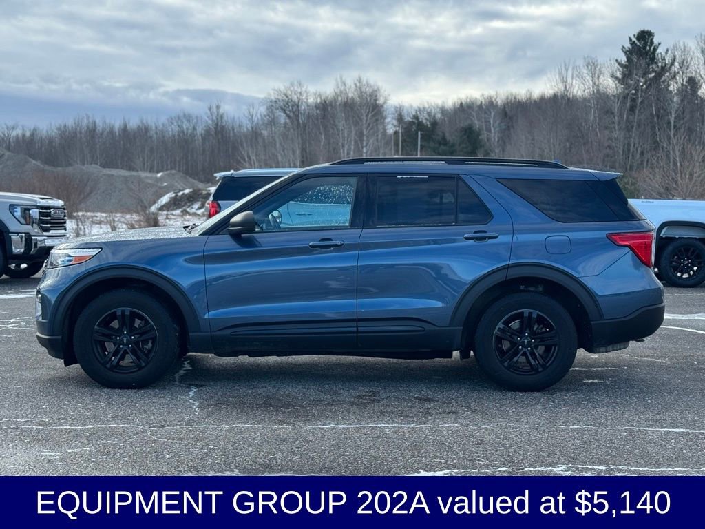 Used 2020 Ford Explorer XLT w/ Equipment Group 202A image 3