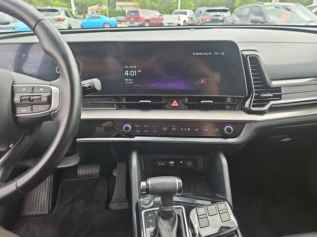 Used 2024 Kia Sportage EX FWD image 17