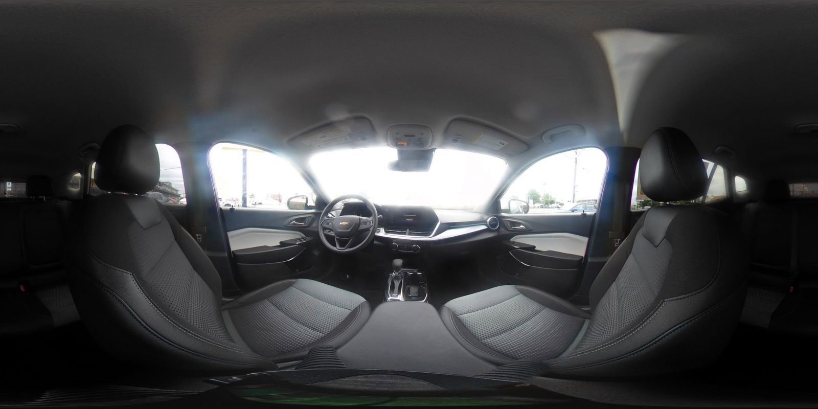 Used 2025 Chevrolet Trax LT FWD image 41