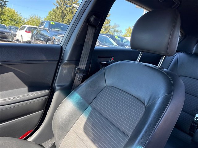 Used 2016 Kia Forte SX image 24