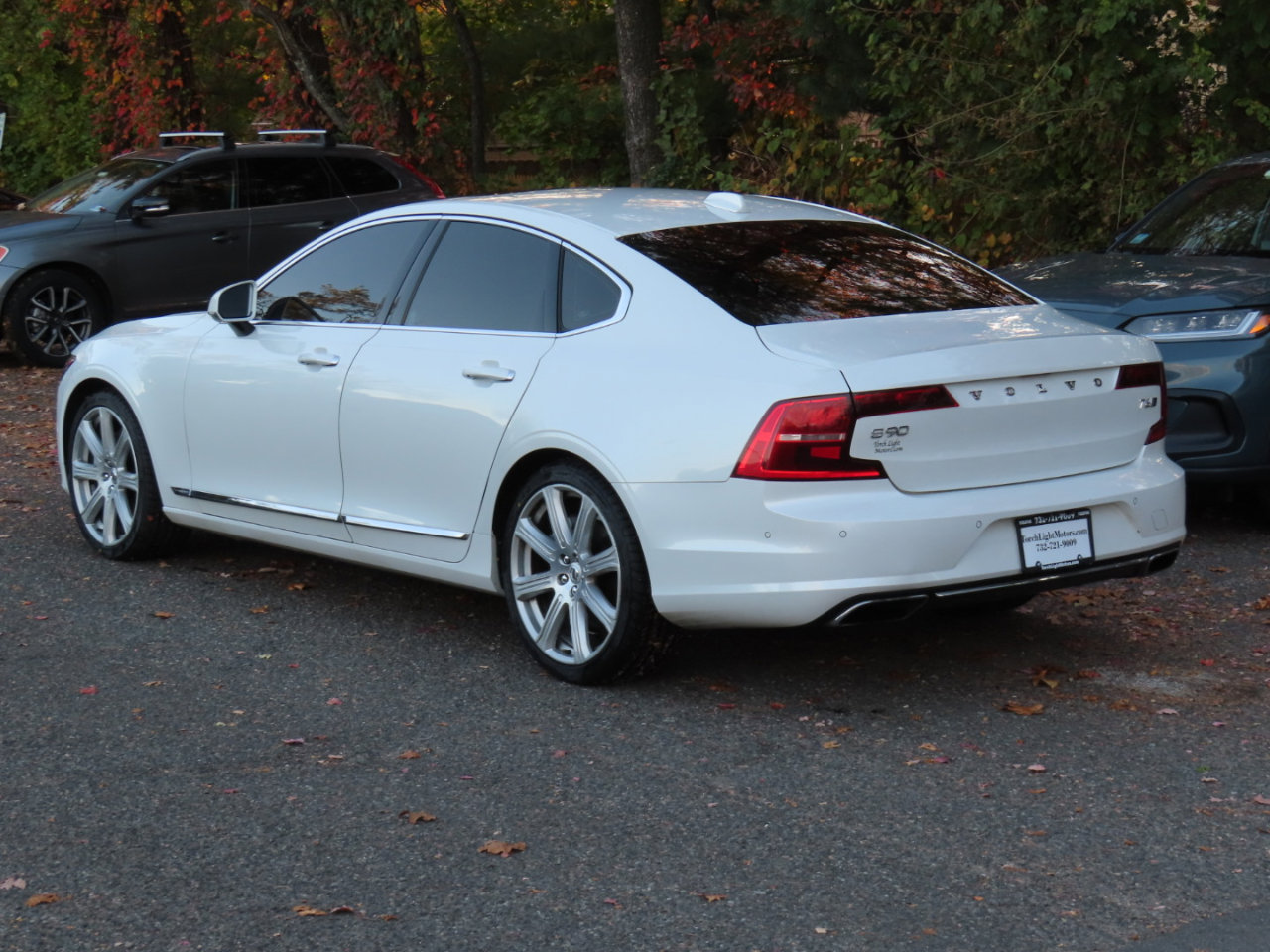 Used 2017 Volvo S90 T6 Inscription w/ Vision Package image 4