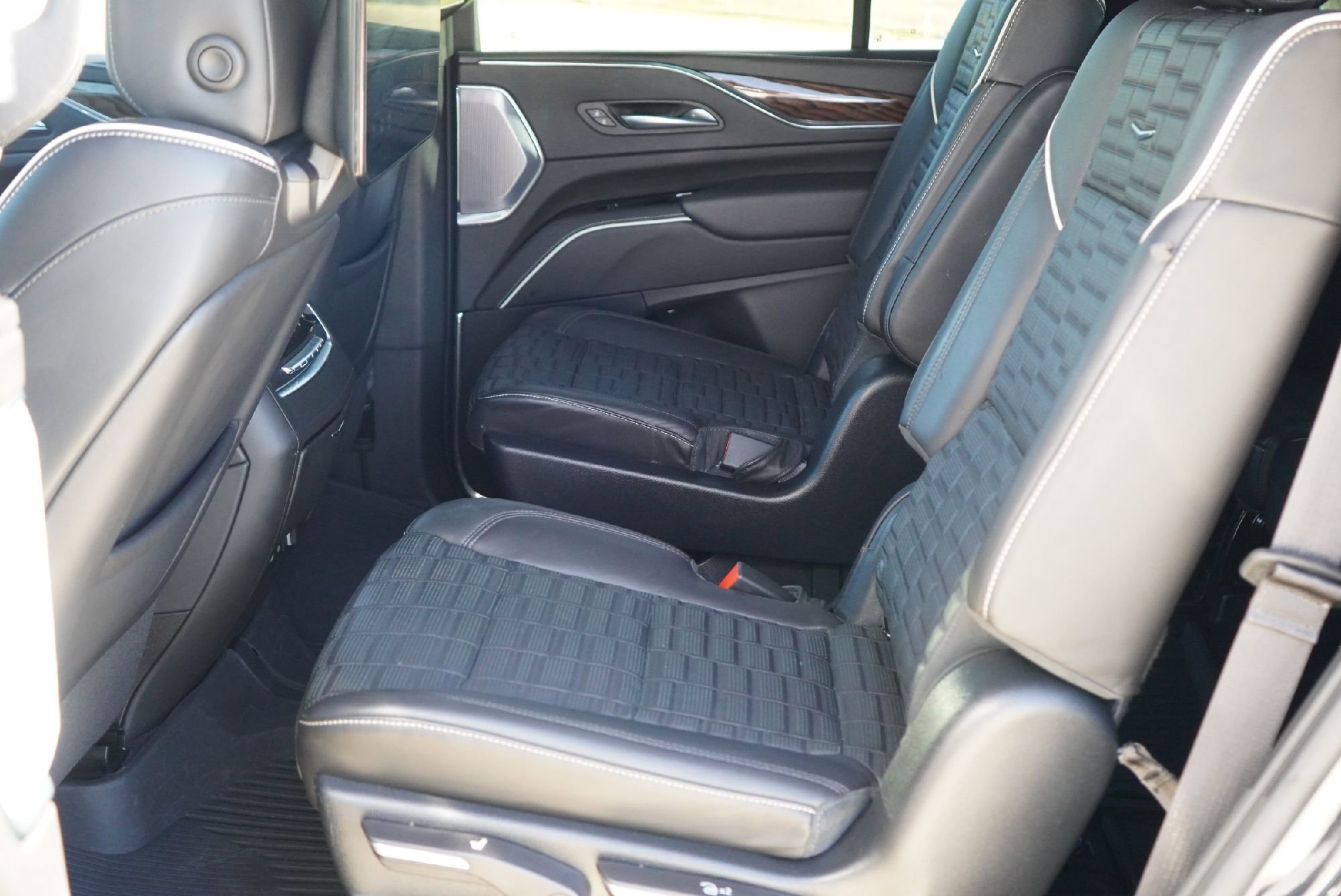 Used 2023 Cadillac Escalade Premium Luxury Platinum image 30