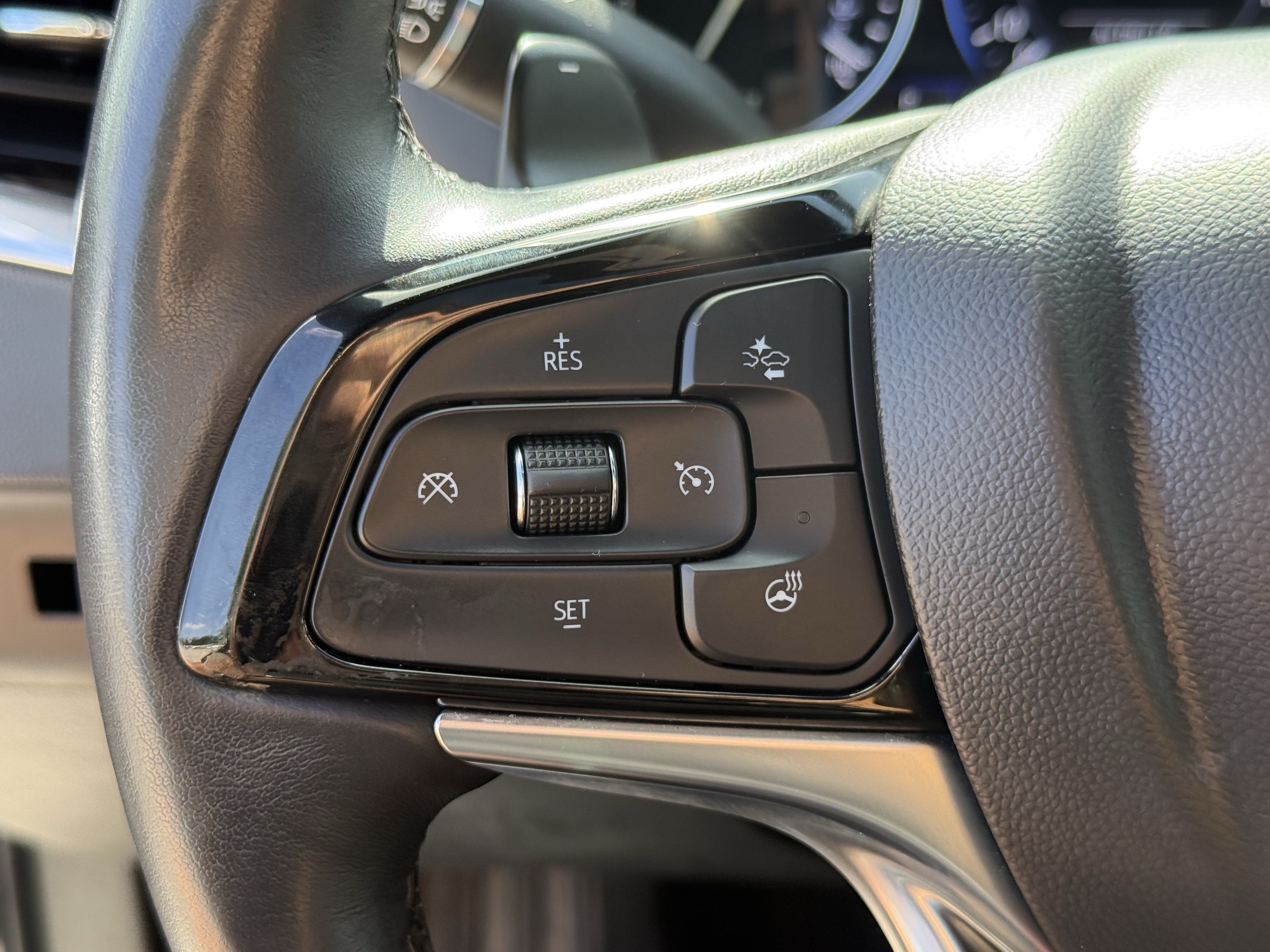 Used 2023 Buick Enclave Avenir w/ Avenir Technology Package FWD image 16
