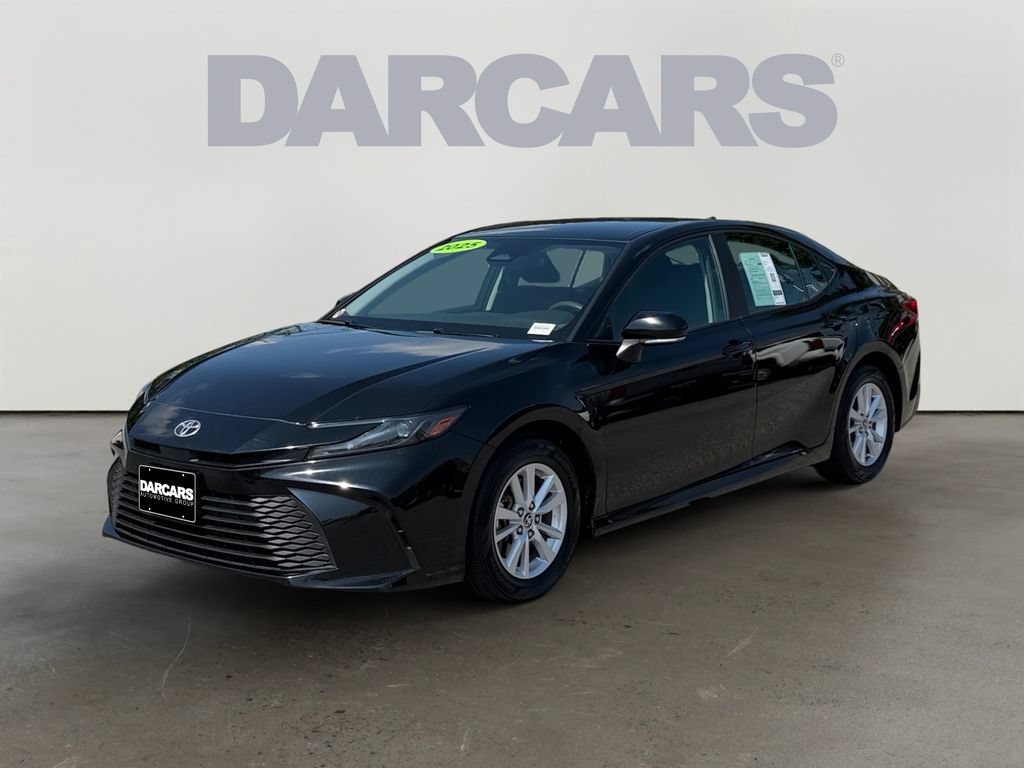 Used 2025 Toyota Camry LE FWD image 3