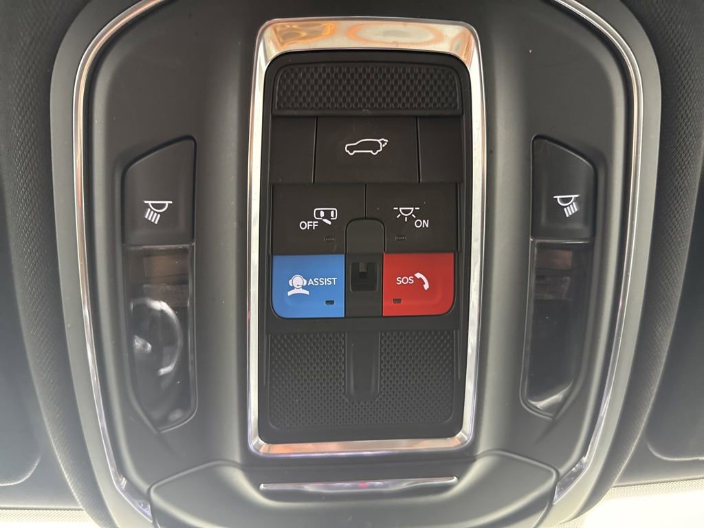 Used 2024 Jeep Grand Cherokee L Laredo AWD/4WD image 17