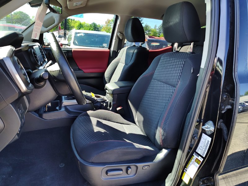 Used 2022 Toyota Tacoma SR5 AWD/4WD image 10