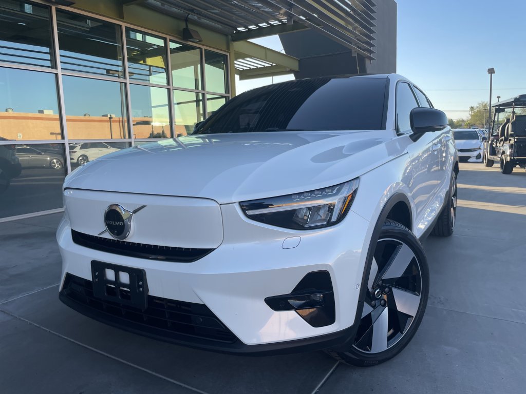 Used 2023 Volvo C40 P8 Recharge Plus w/ Climate Package image 2