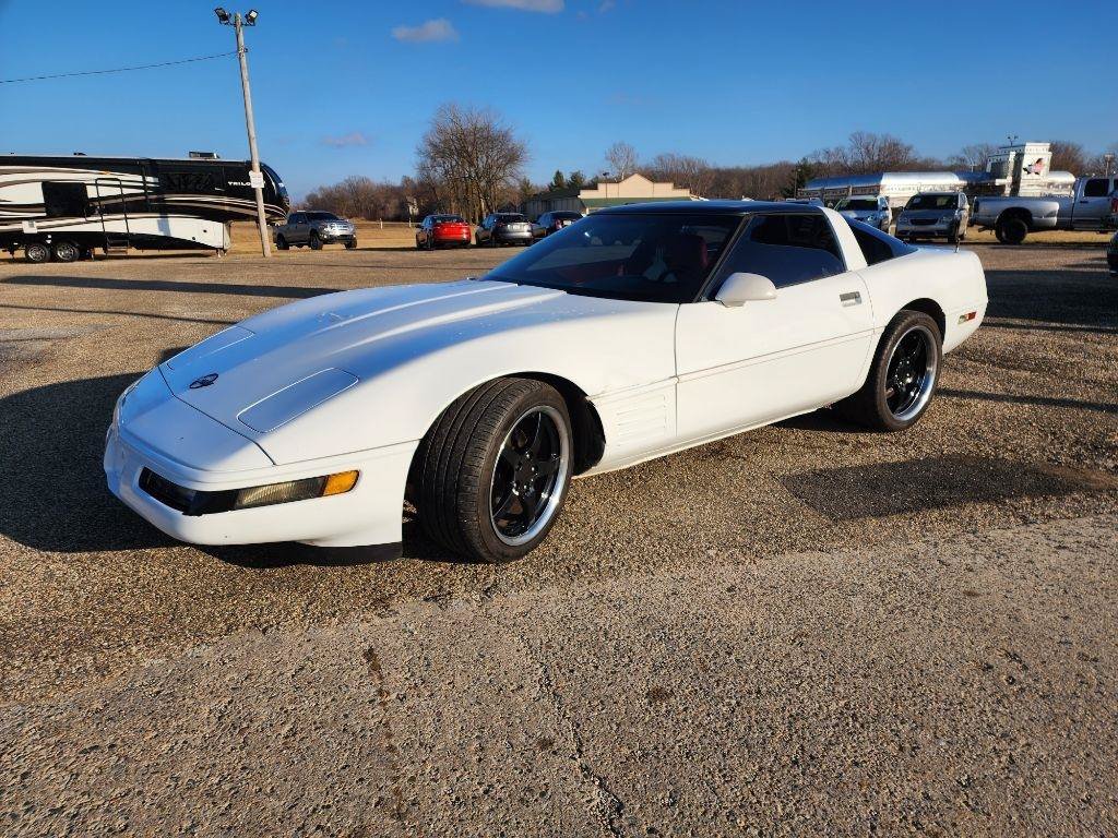 Used 1994 Chevrolet Corvette Coupe RWD image 10