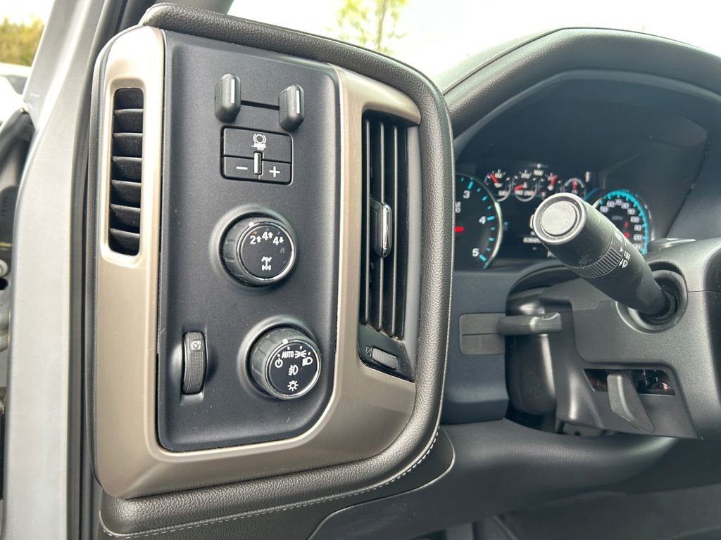 Used 2019 GMC Sierra 2500 Denali w/ Duramax Plus Package AWD/4WD image 19