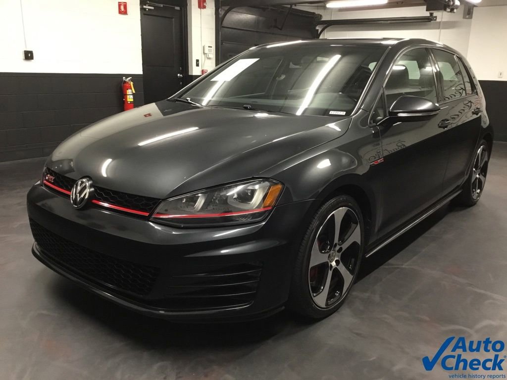 Used 2017 Volkswagen GTI SE image 5