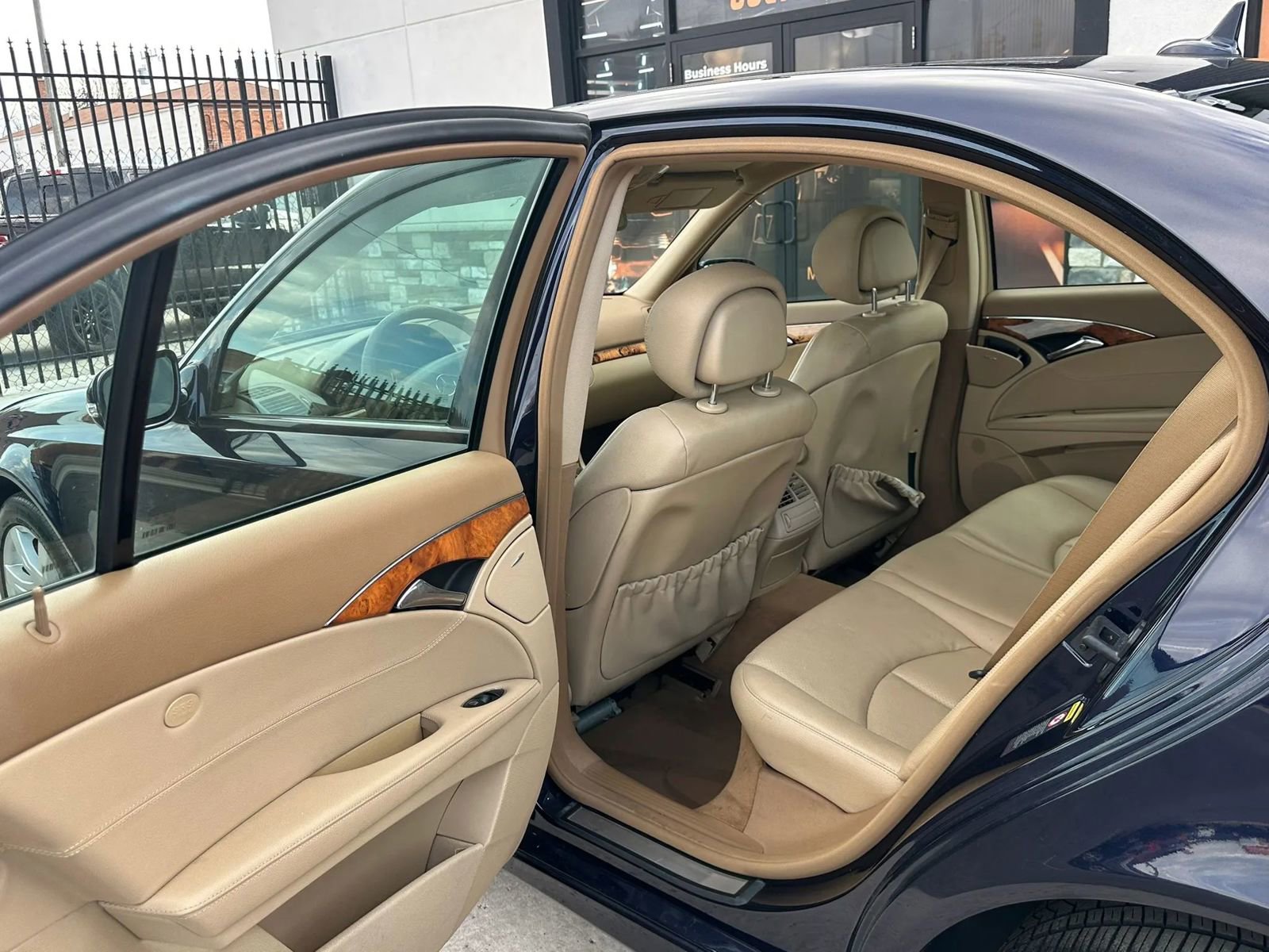 Used 2008 Mercedes-Benz E 350 4MATIC Sedan w/ Premium Pkg 1 image 7