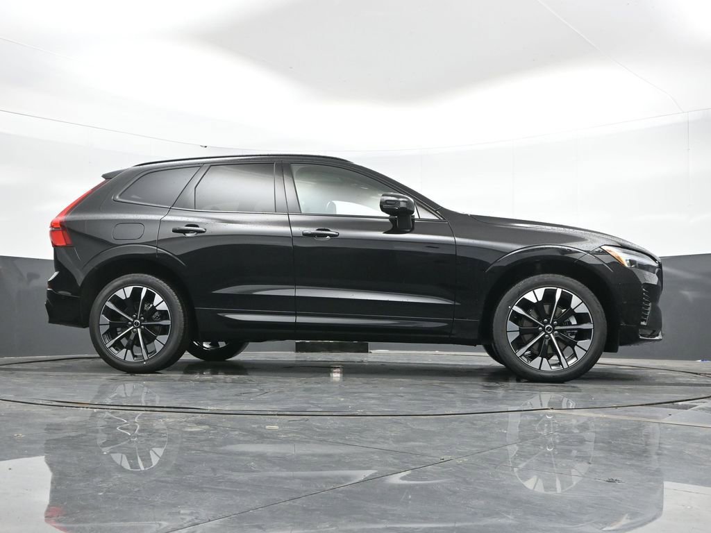 New 2026 Volvo XC60 B5 Plus w/ Protection Package Premier image 40