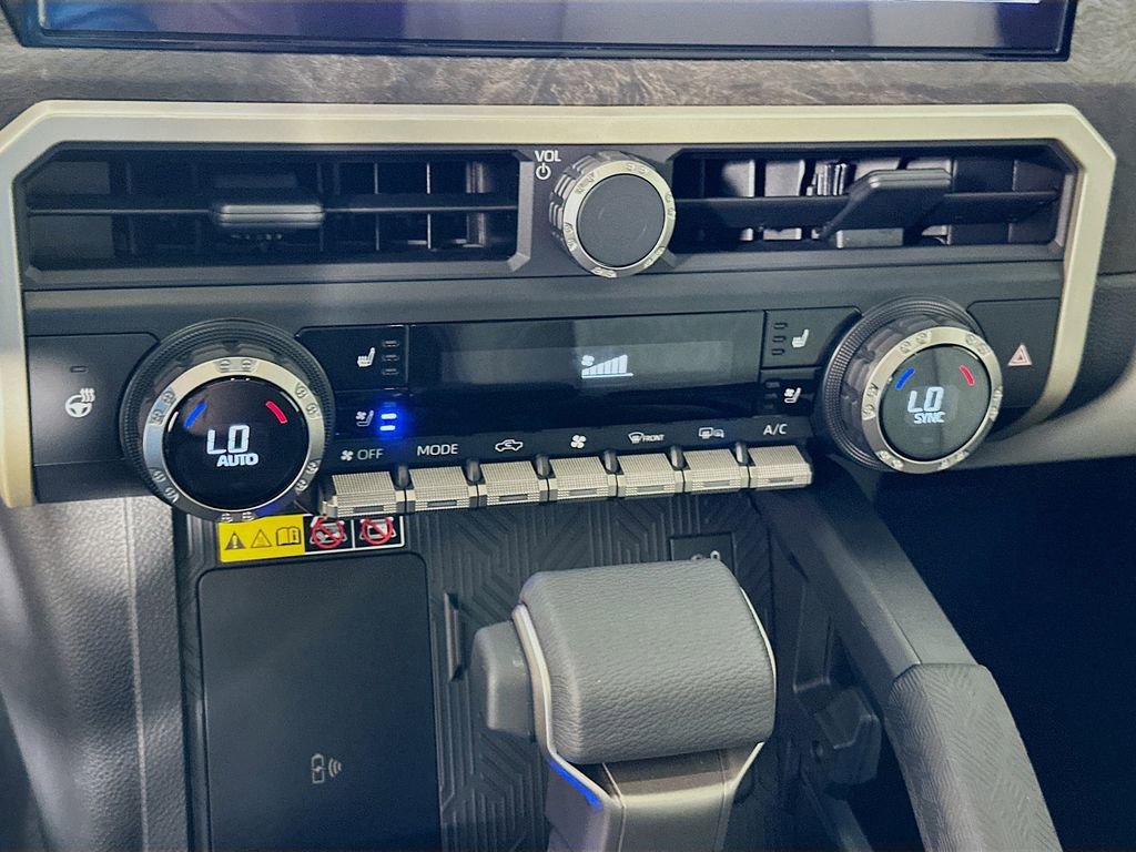 Certified 2025 Toyota Tacoma Limited AWD/4WD image 16