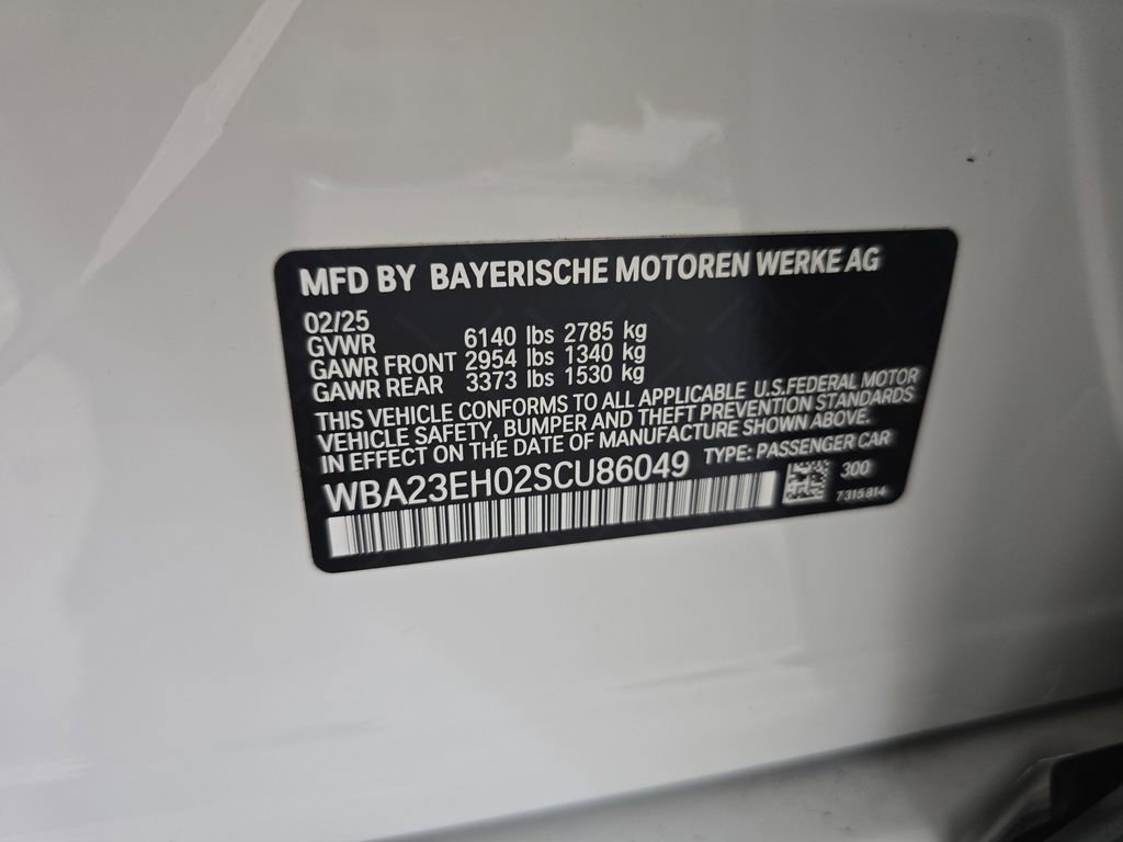 Used 2025 BMW 740i w/ Premium Package RWD image 34