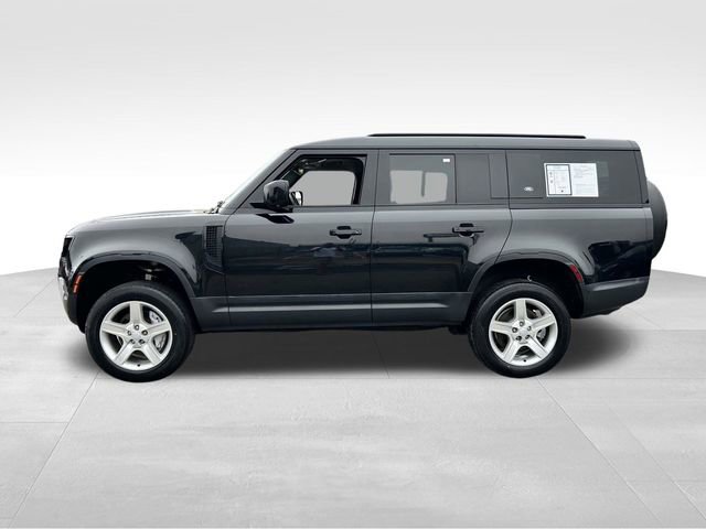 Used 2023 Land Rover Defender 130 SE AWD/4WD image 2