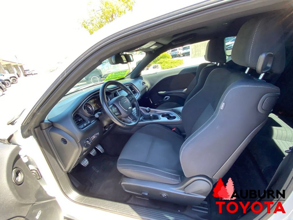 Used 2016 Dodge Challenger R/T Scat Pack w/ Driver Convenience Group RWD image 19