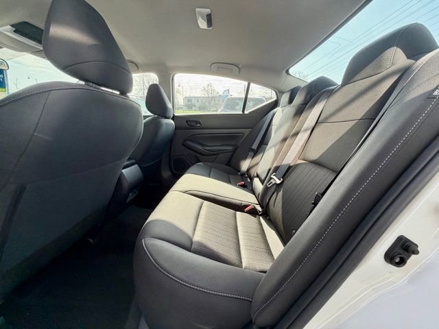 Used 2025 Nissan Altima 2.5 SV FWD image 12