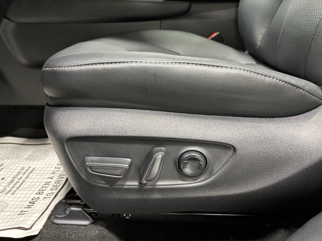 Used 2026 Toyota Grand Highlander AWD image 12