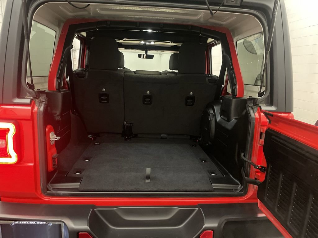 Used 2022 Jeep Wrangler Unlimited Sahara w/ Cold Weather Group image 20