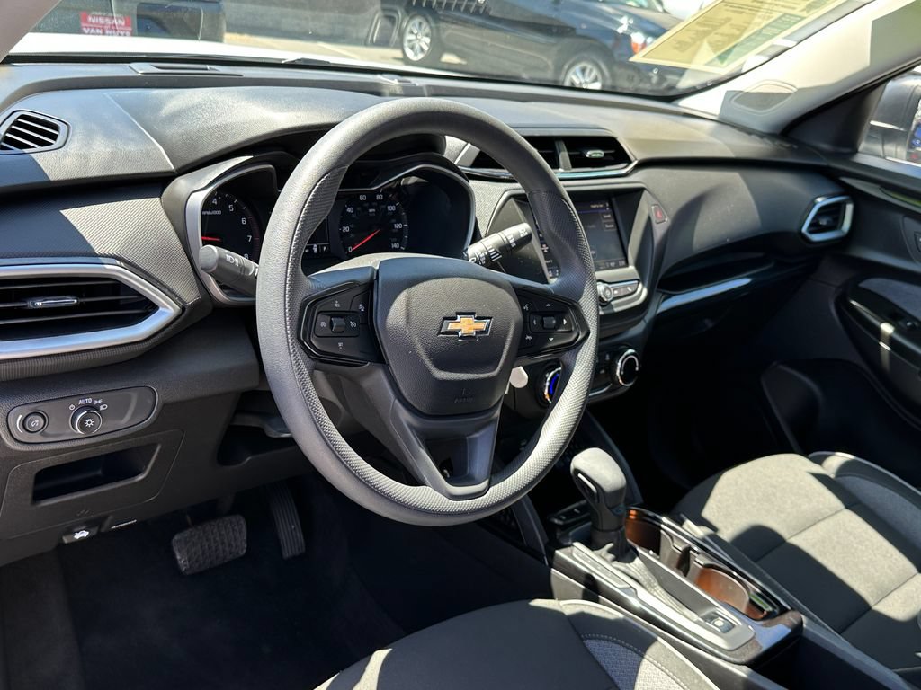Used 2023 Chevrolet TrailBlazer LS FWD image 21