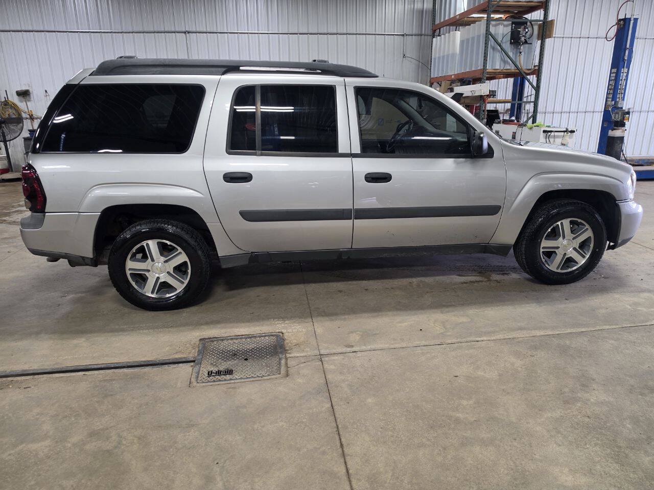 Used 2005 Chevrolet TrailBlazer EXT 4WD w/ LS Preferred Equipment Group image 9