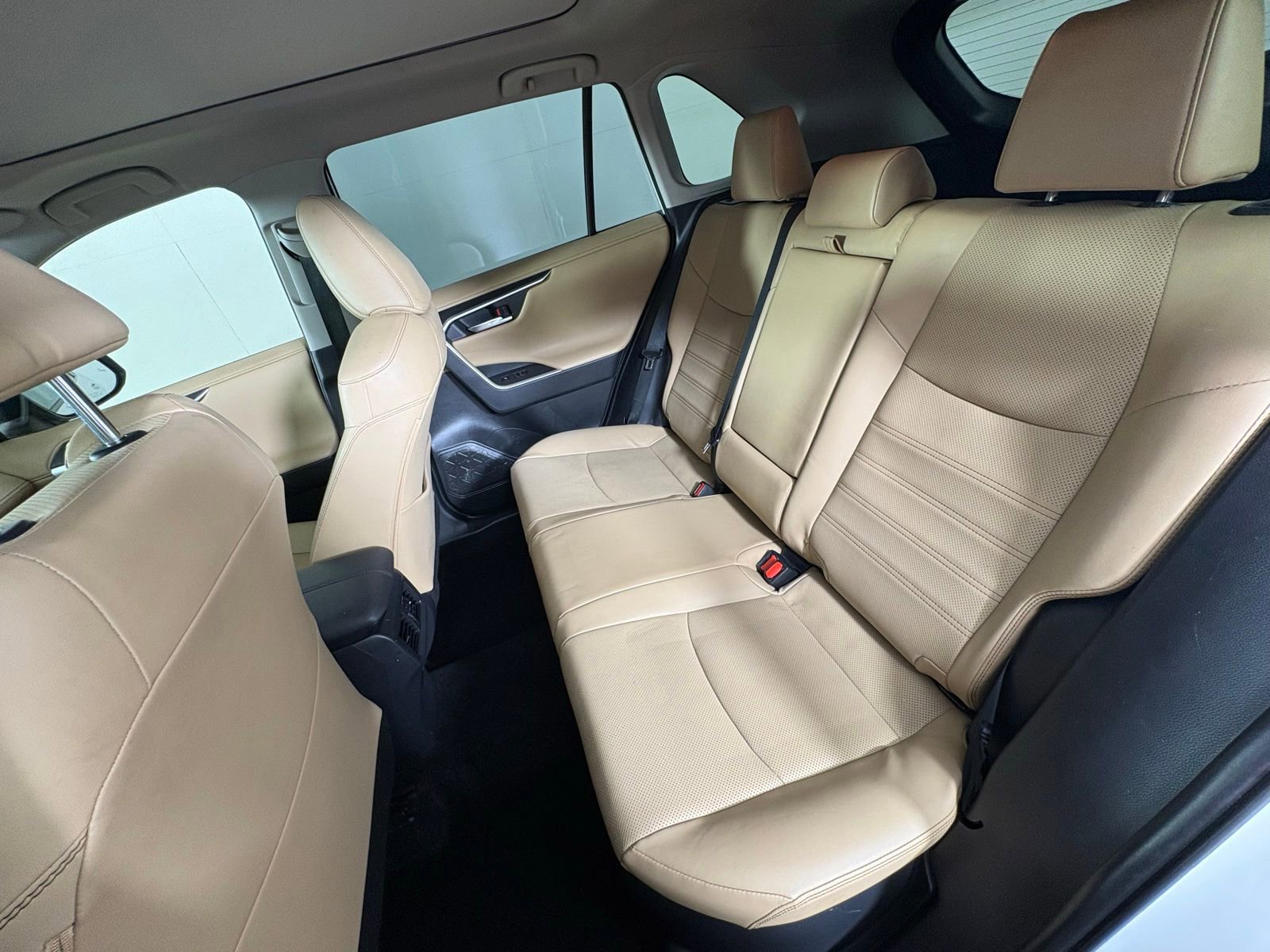 Used 2020 Toyota RAV4 Limited image 14