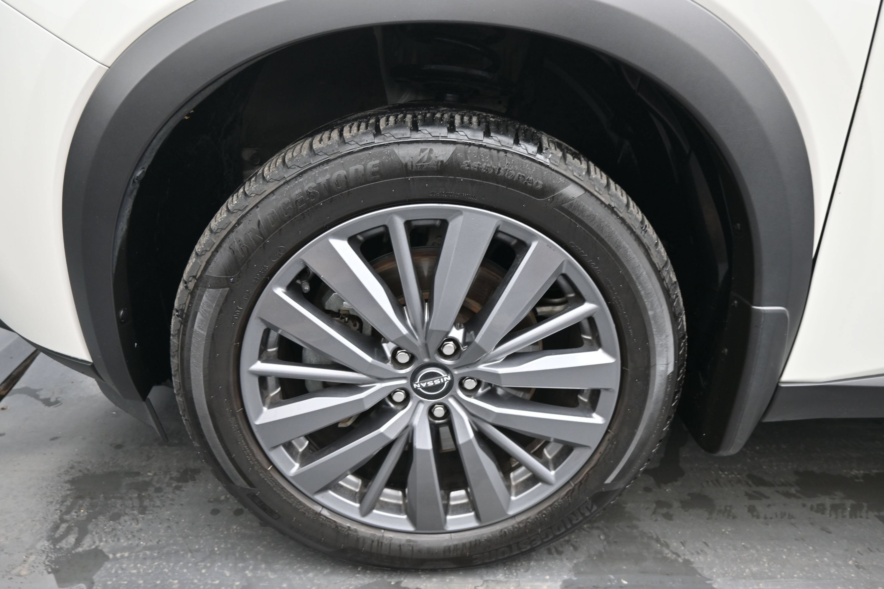 Used 2024 Nissan Pathfinder SL w/ SL Premium Package FWD image 11