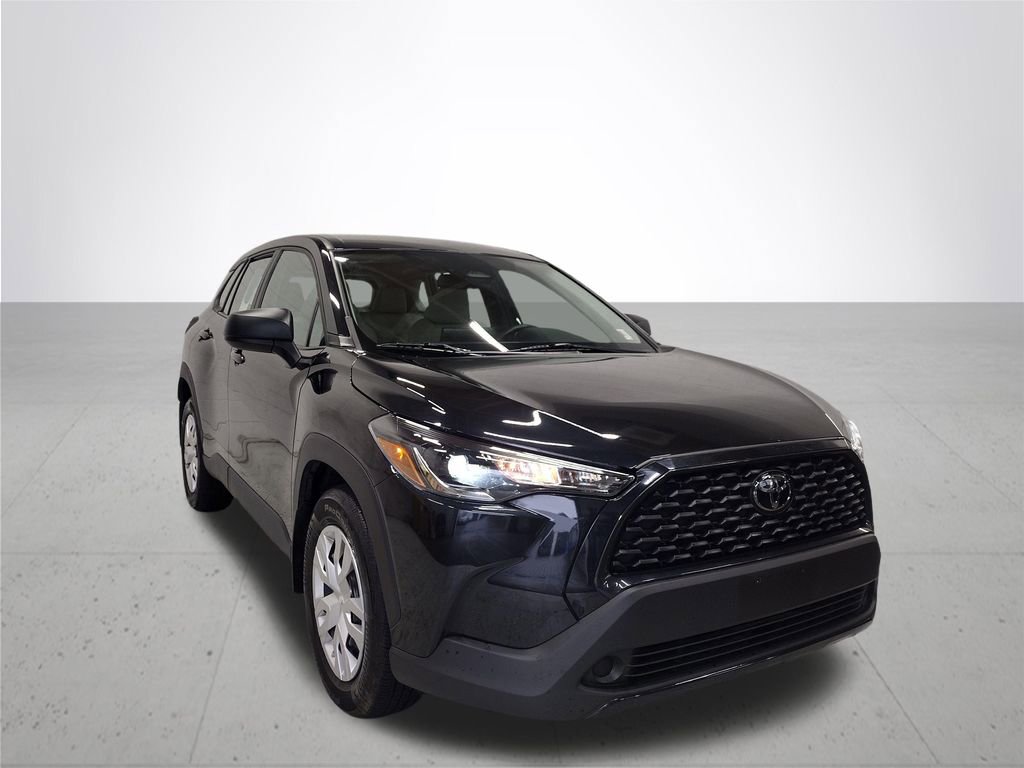 Used 2024 Toyota Corolla Cross L image 4