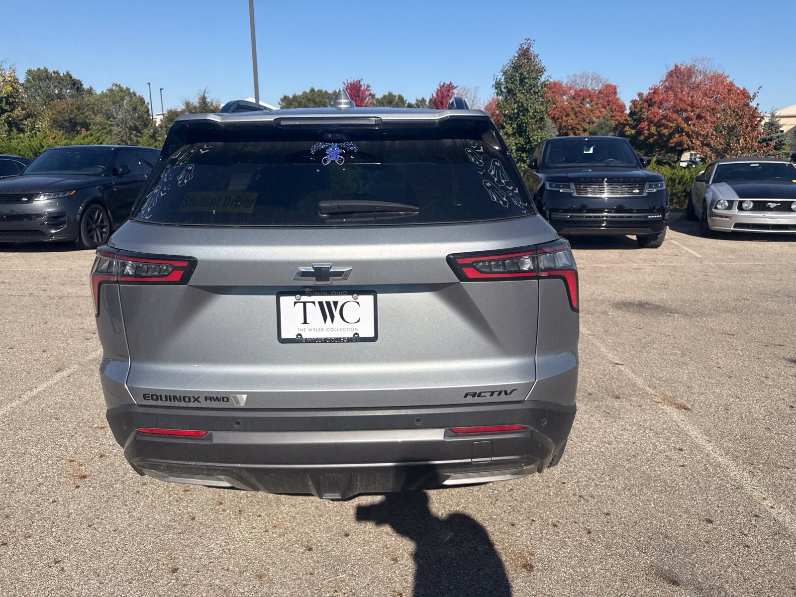 Used 2025 Chevrolet Equinox ACTIV w/ Safety and Technology Package AWD/4WD image 6