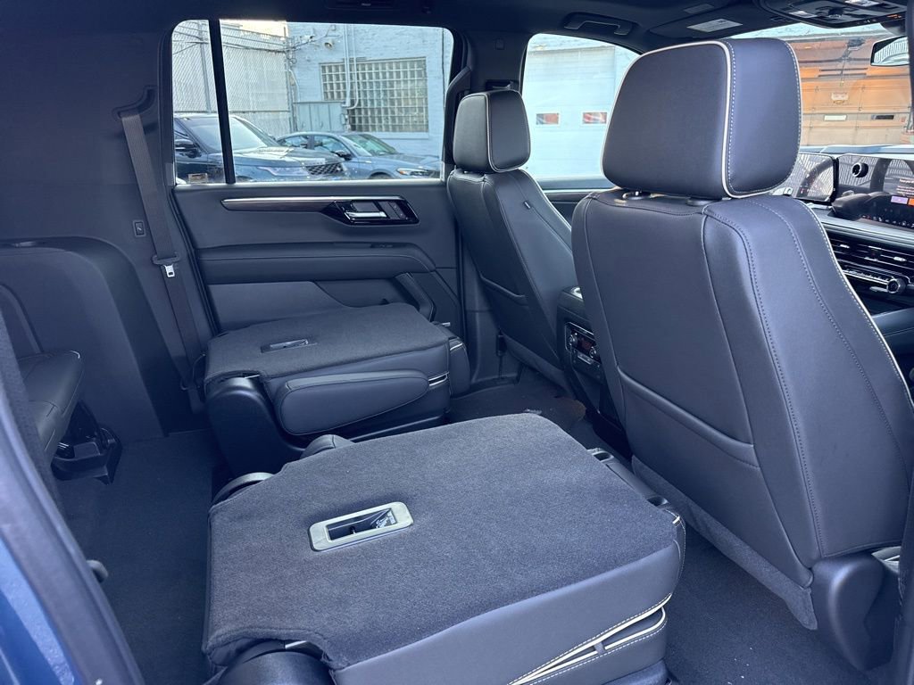 Used 2025 Chevrolet Suburban Premier w/ Sun And Tow Package image 12