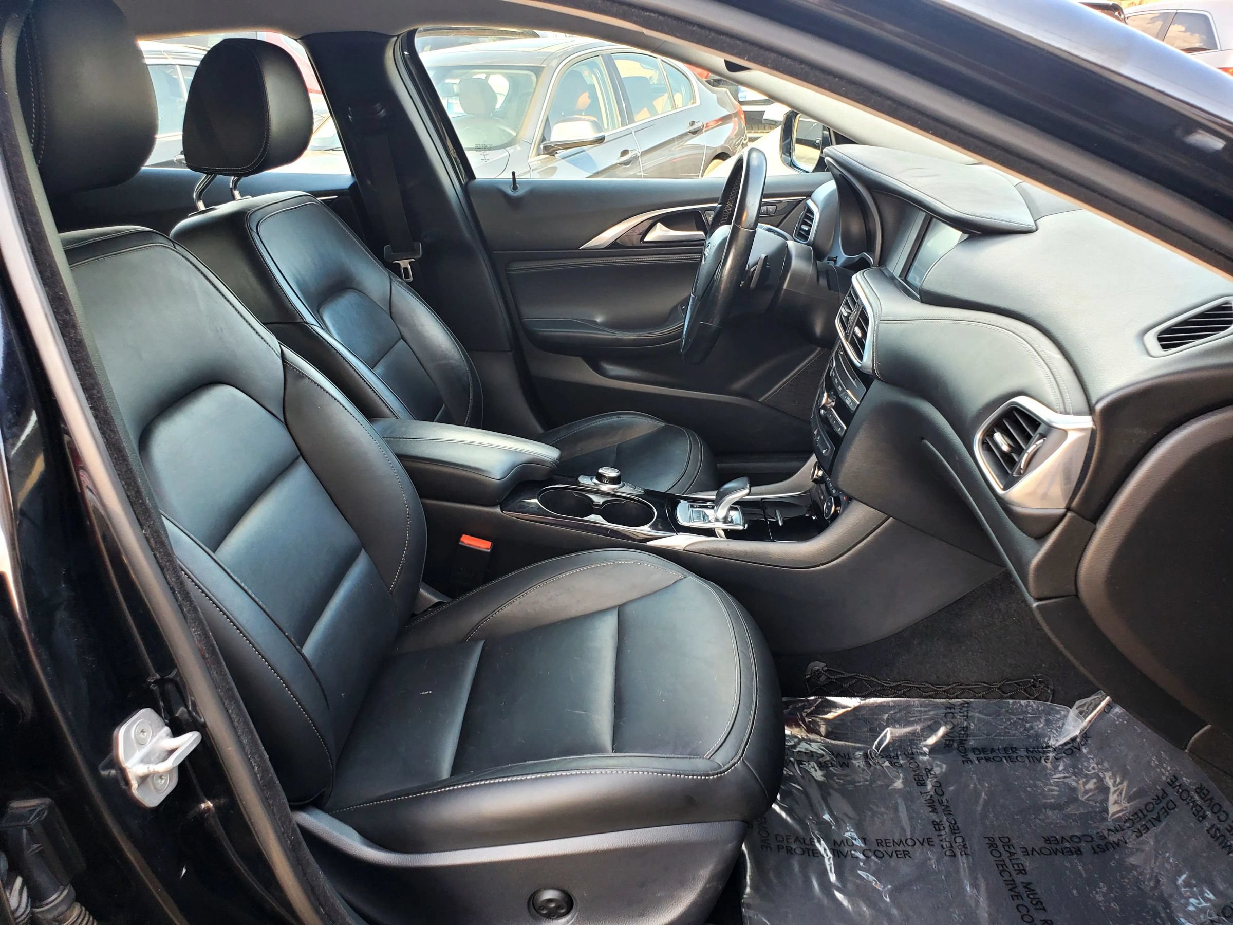 Used 2017 INFINITI QX30 AWD image 25
