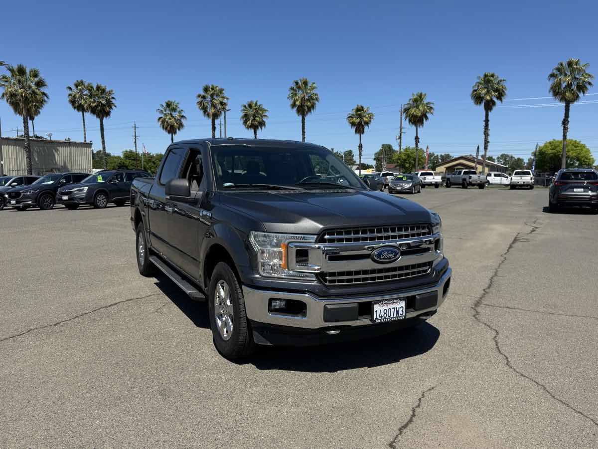 Used 2018 Ford F150 XLT w/ Equipment Group 302A Luxury AWD/4WD image 3