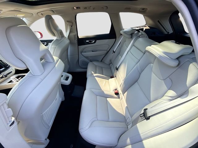 Used 2018 Volvo XC60 T8 Inscription w/ Luxury Seat Package AWD/4WD image 26