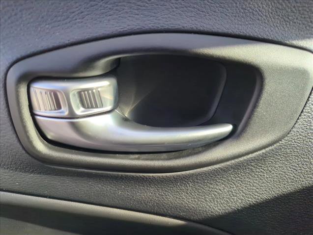 Used 2020 Jeep Compass Latitude image 27